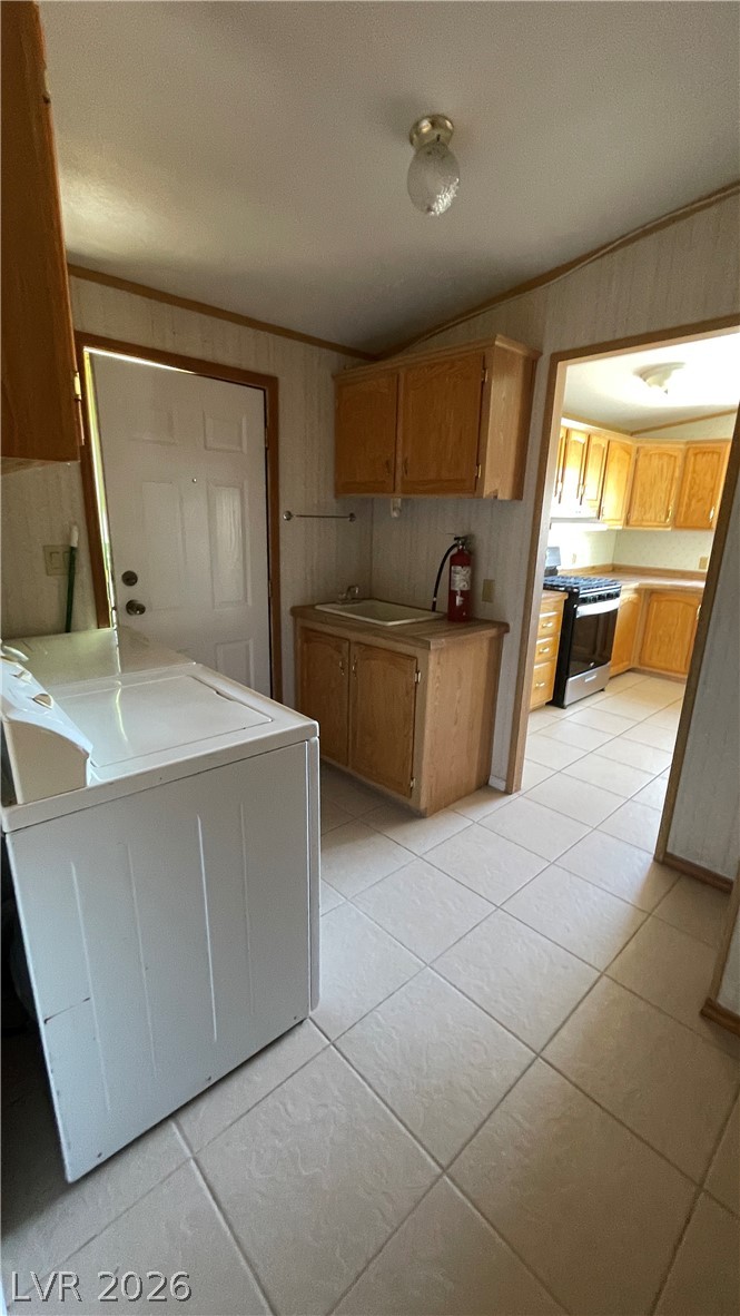75 West Obsidian Avenue Property Photo 16