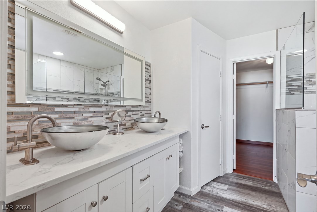 1608 Knoll Heights Court Property Photo 18