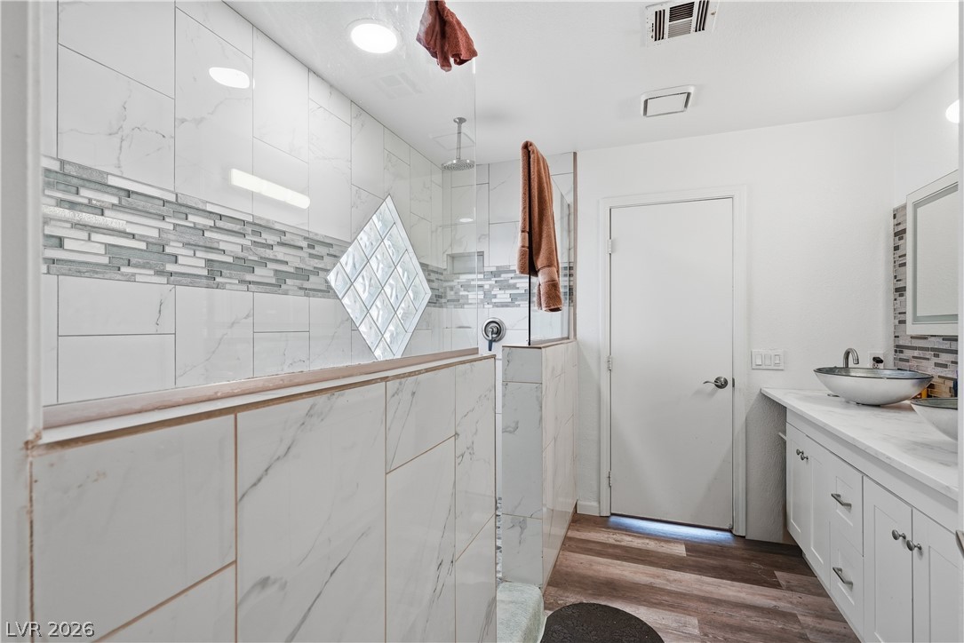 1608 Knoll Heights Court Property Photo 20