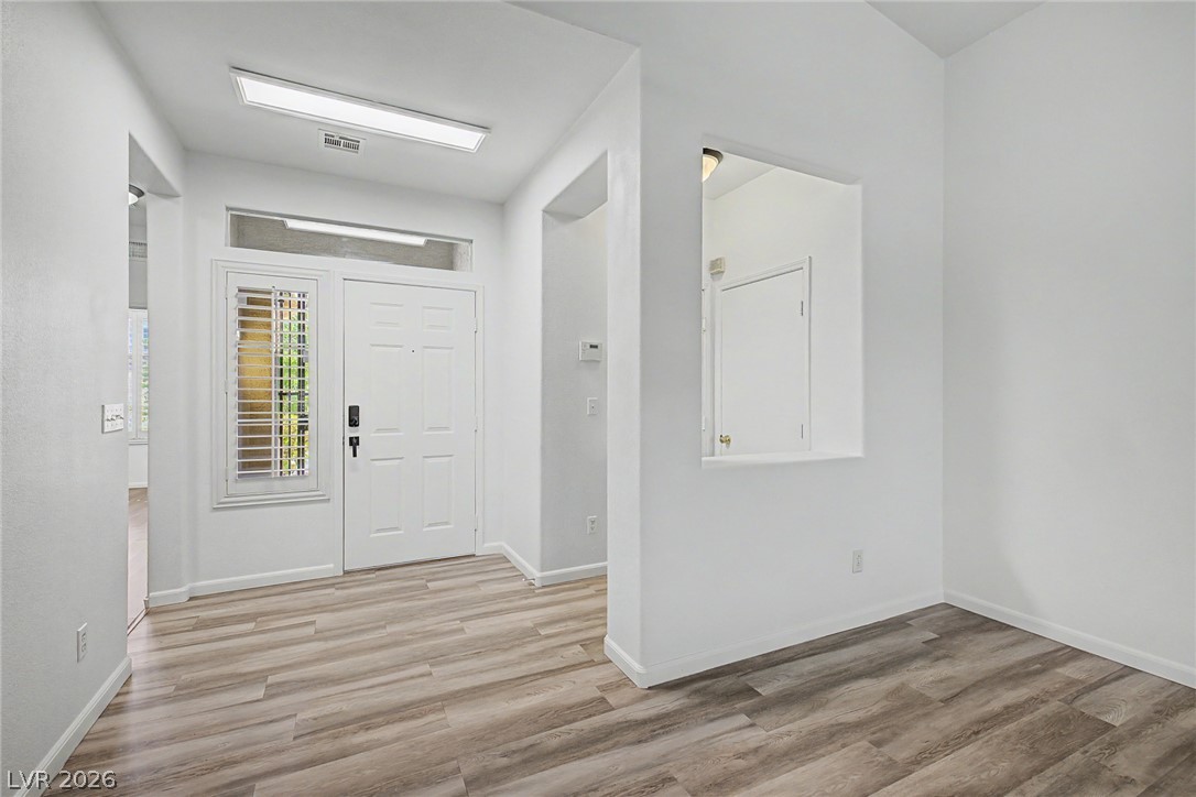 10512 Courtney Cove Avenue Property Photo 8