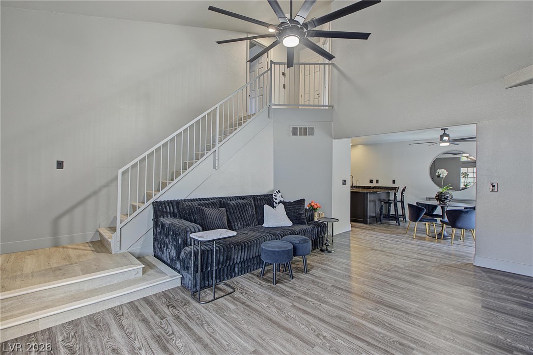 10112 Tumbling Tree Street Property Photo 3
