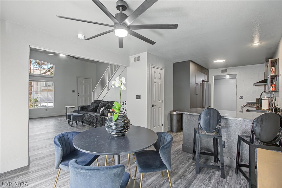 10112 Tumbling Tree Street Property Photo 6