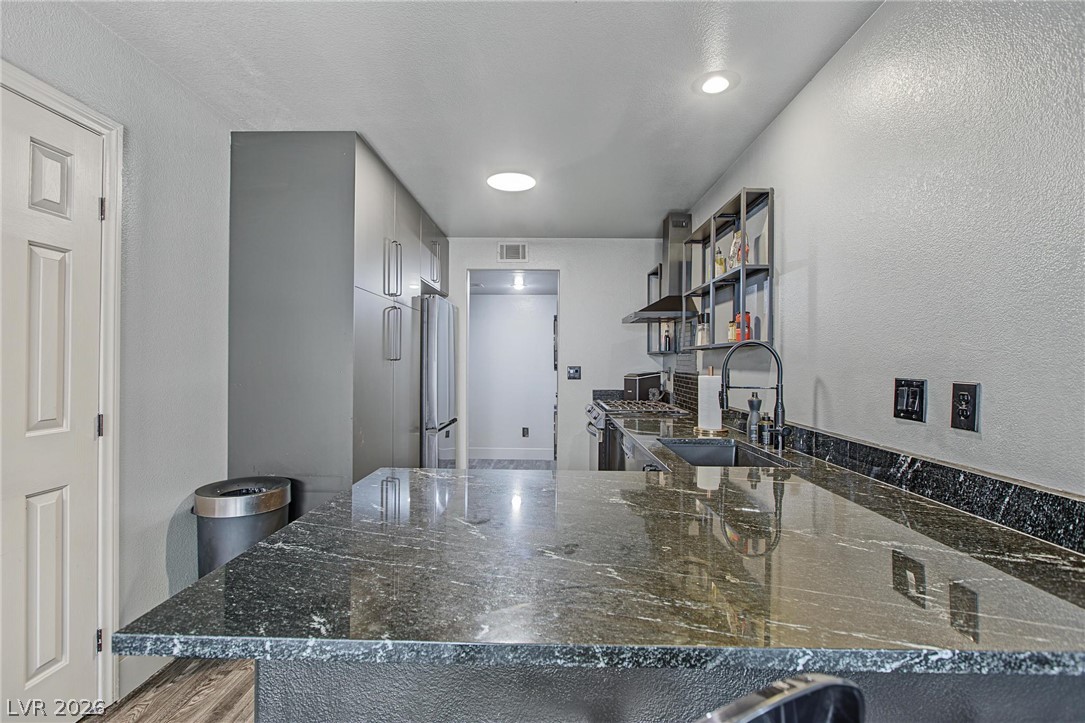 10112 Tumbling Tree Street Property Photo 7