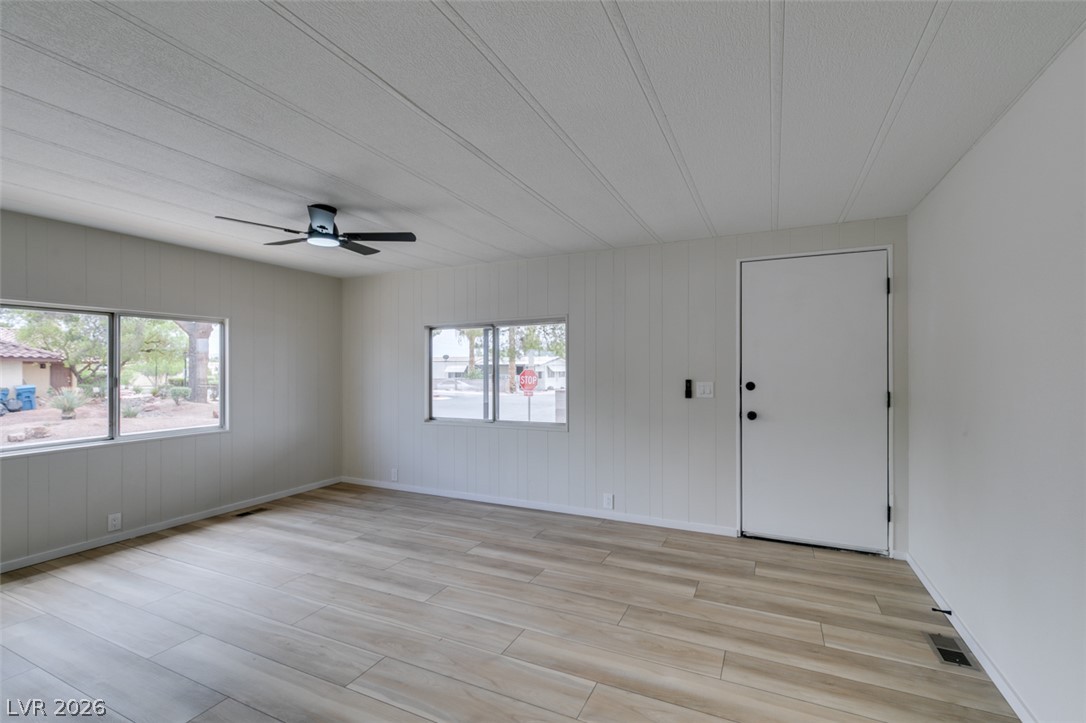 3579 Isle Royale Drive Property Photo 12