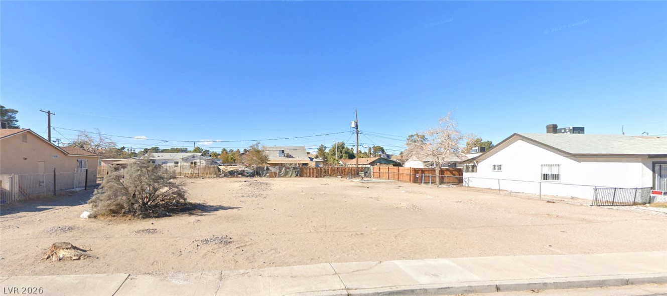 1823 Yale Street Property Photo 1