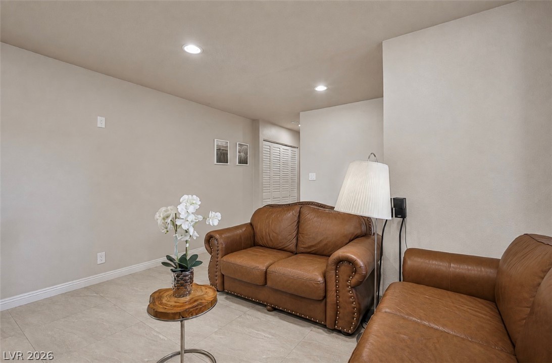 5323 Holbrook Drive Property Photo 8