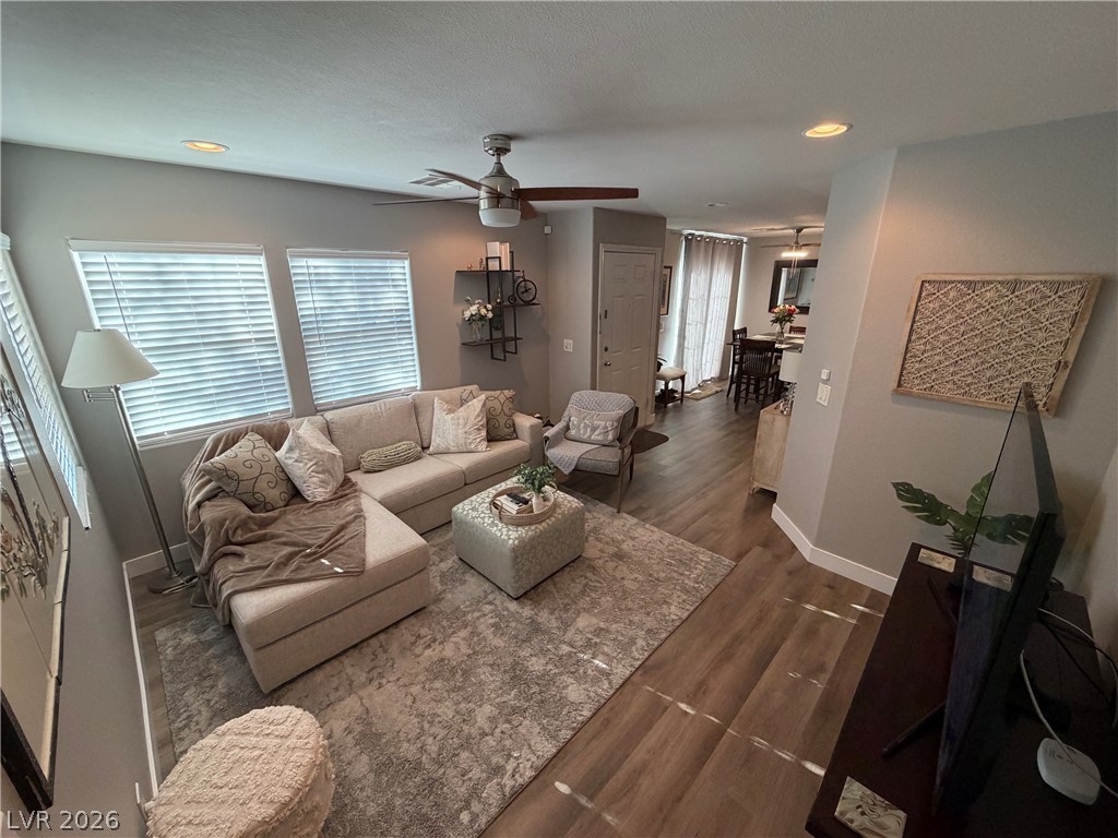 9012 Embroidery Avenue Property Photo 4
