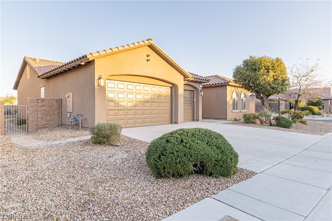 7312 Pinfeather Way Property Photo 3