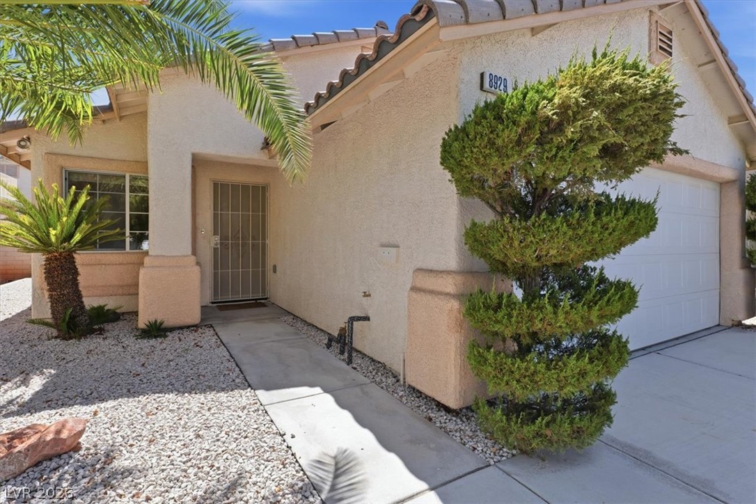 8929 Crooked Shell Avenue Property Photo 2