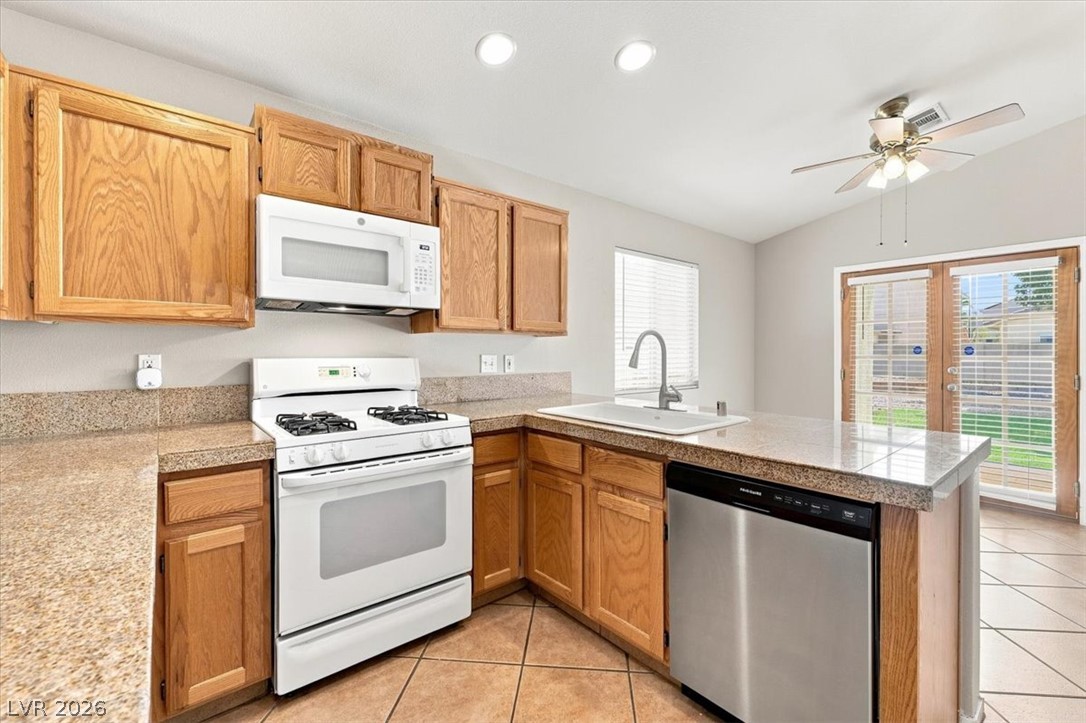 8929 Crooked Shell Avenue Property Photo 7