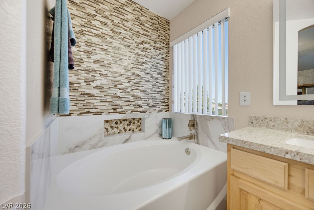 6117 Copper Crest Drive Property Photo 8