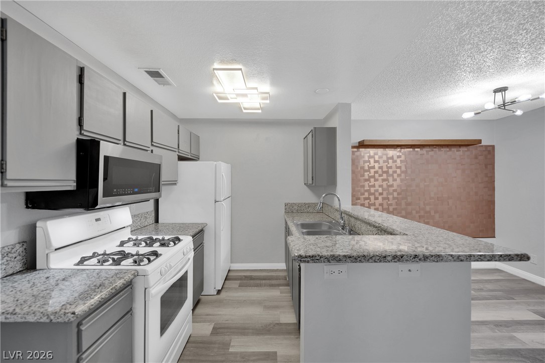 2200 South Fort Apache Road 2041 Property Photo 10