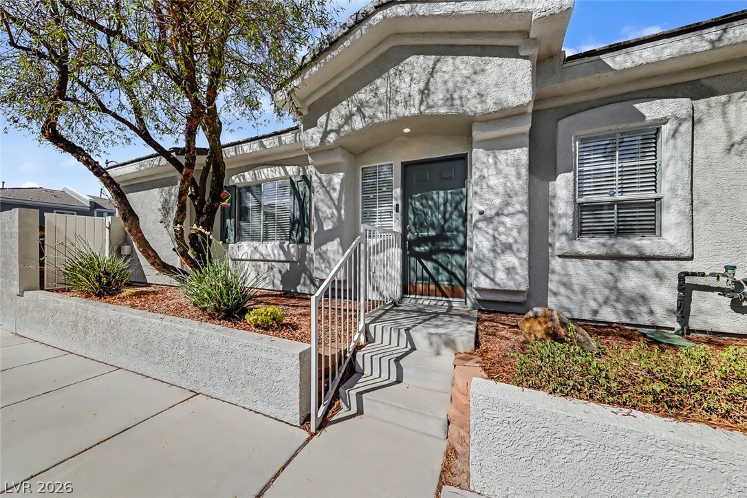 259 Queens Court Property Photo 3
