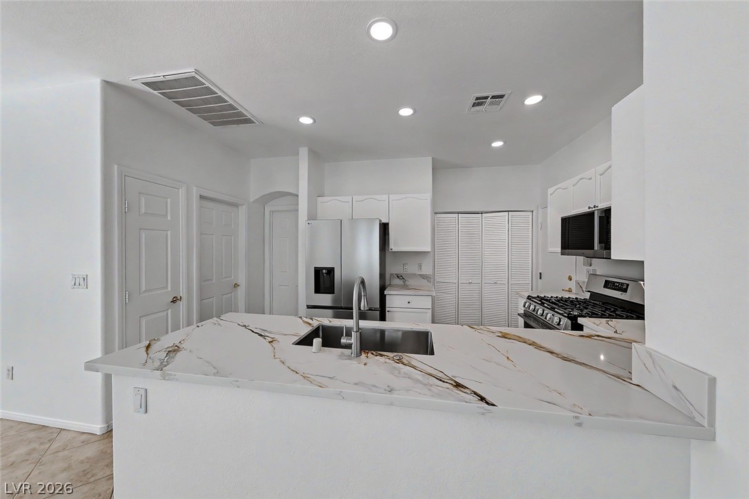 259 Queens Court Property Photo 11