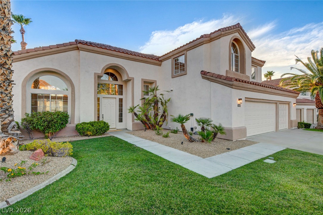 1929 Gleneagles Court Property Photo 4
