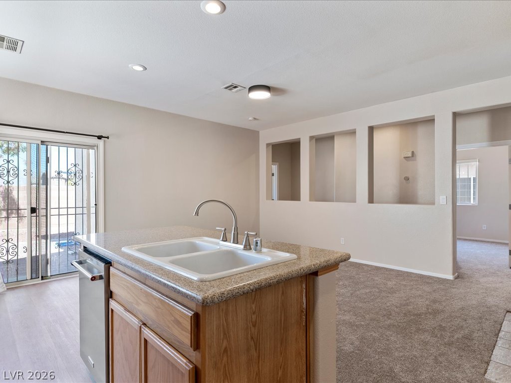 1732 Mizzenmast Avenue Property Photo 10