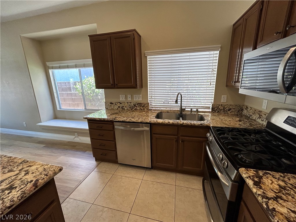 10404 Horseback Ridge Avenue Property Photo 8