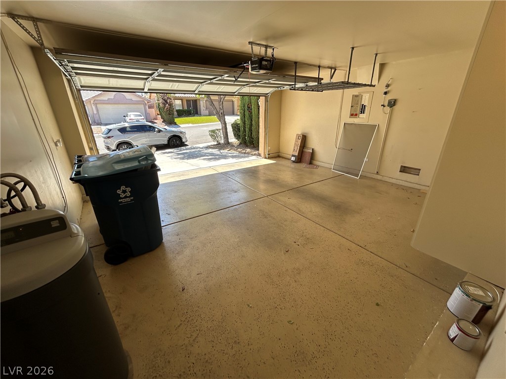 10404 Horseback Ridge Avenue Property Photo 24