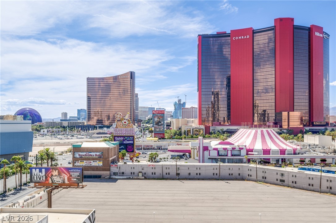 2700 Las Vegas Boulevard 811 Property Photo 1