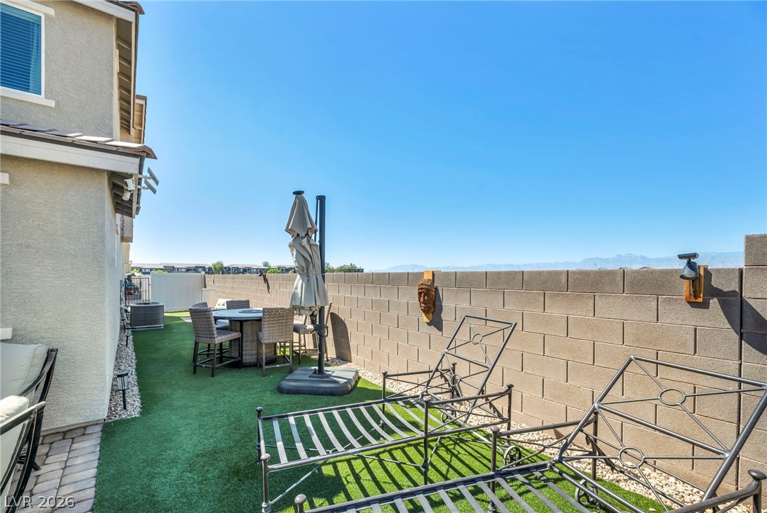 2594 Canary Yellow Court Property Photo 4