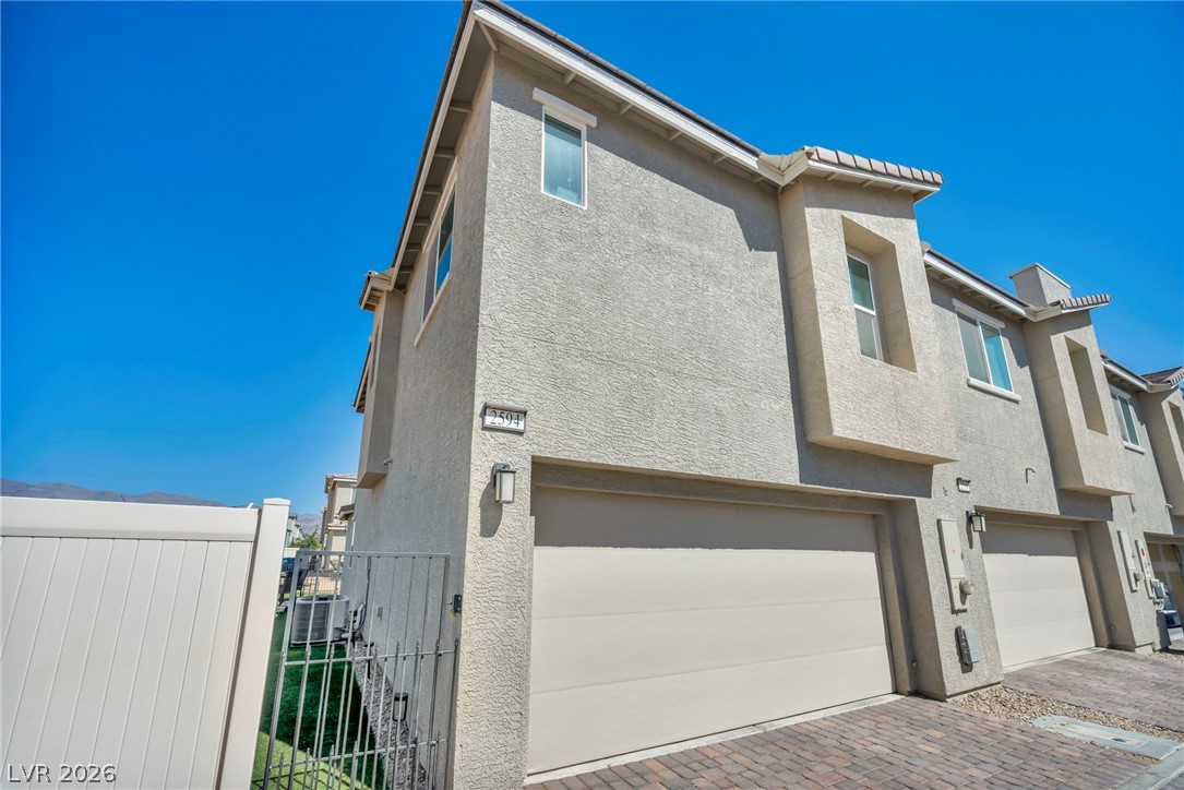 2594 Canary Yellow Court Property Photo 6