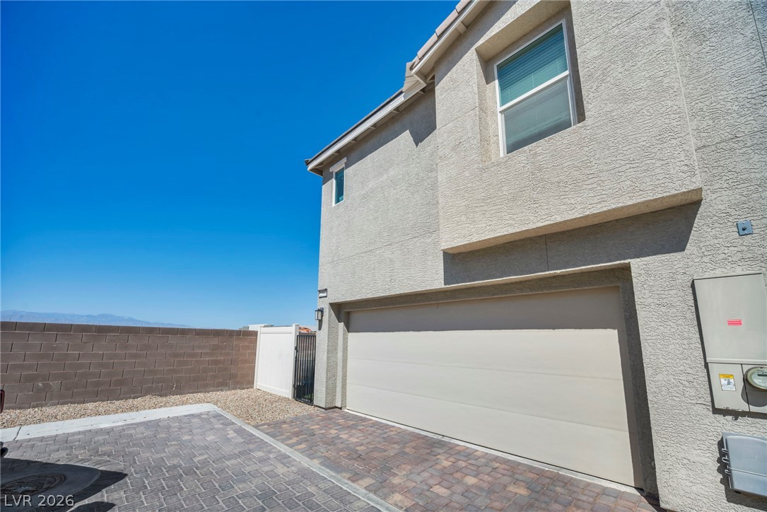 2594 Canary Yellow Court Property Photo 8