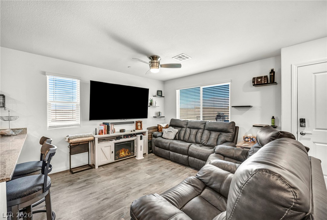 2594 Canary Yellow Court Property Photo 9