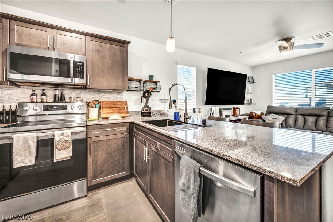 2594 Canary Yellow Court Property Photo 10