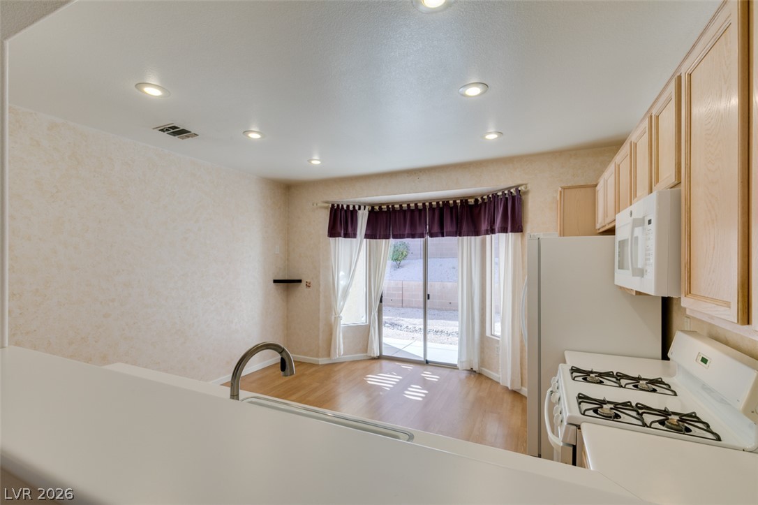 1821 Mountain Ranch Avenue Property Photo 7