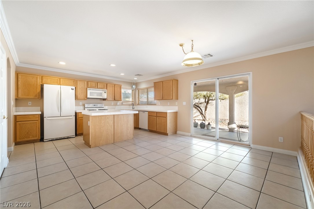 884 Sweeping Vine Avenue Property Photo 4