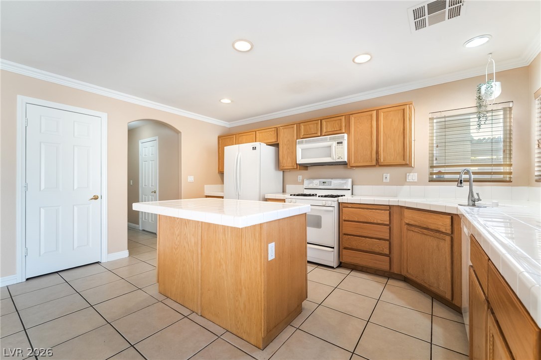 884 Sweeping Vine Avenue Property Photo 16