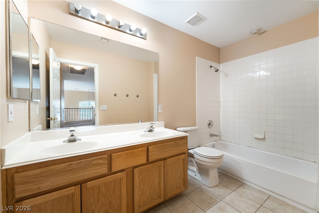 884 Sweeping Vine Avenue Property Photo 26