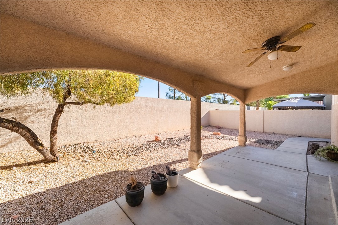 884 Sweeping Vine Avenue Property Photo 32