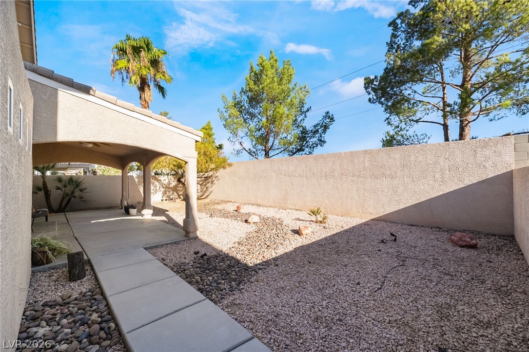 884 Sweeping Vine Avenue Property Photo 34