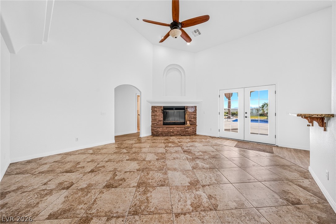 1371 East Elderberry Street Property Photo 4