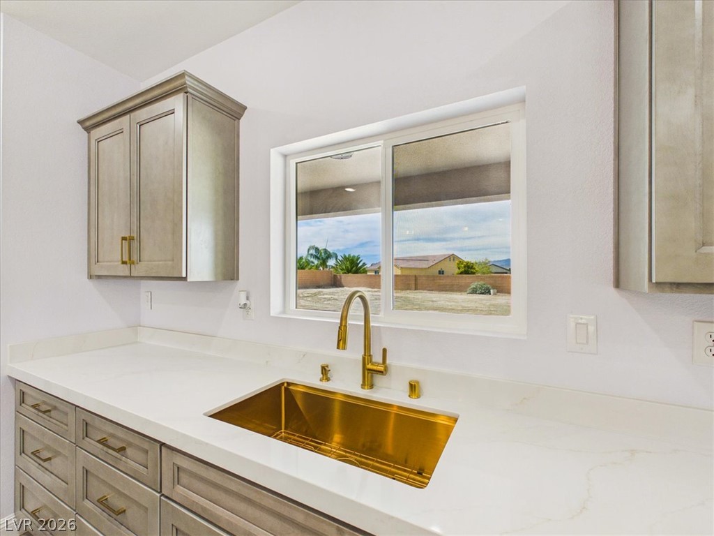 6680 South Raintree Court Property Photo 12