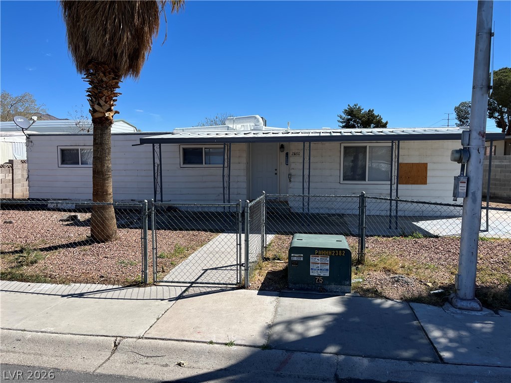 2860 Green Tree Avenue Property Photo 2