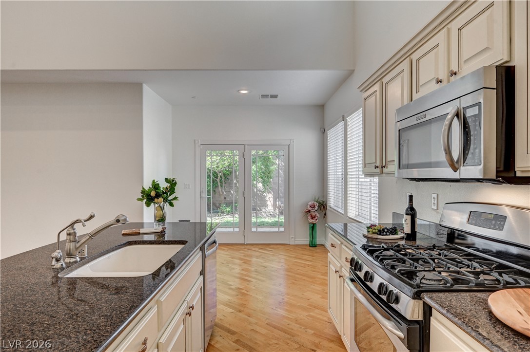 1133 Denman Valley Street Property Photo 18