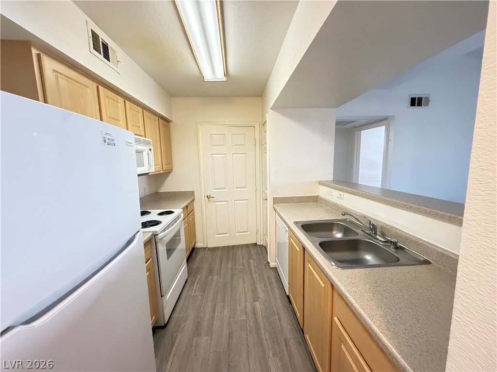 6955 North Durango Drive 2034 Property Photo 4