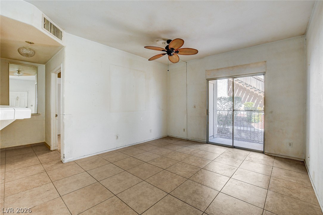 2110 Los Feliz Street 1023 Property Photo 4