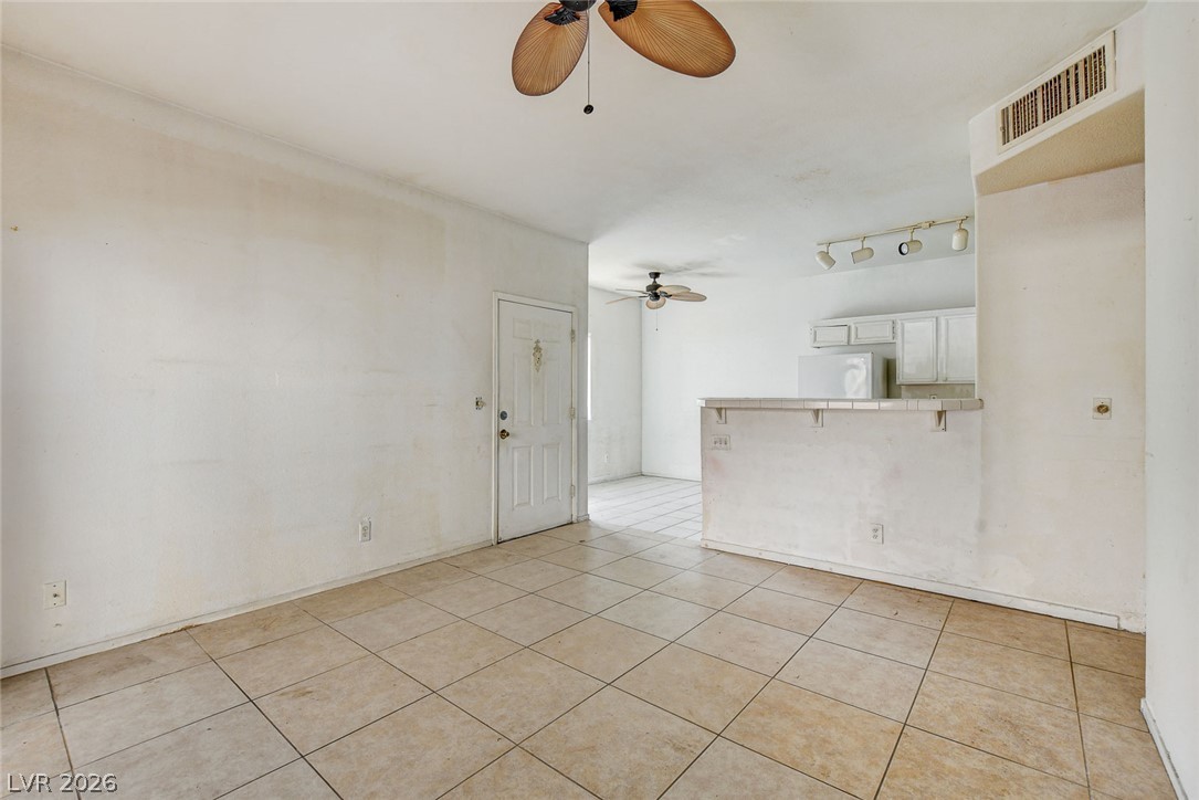 2110 Los Feliz Street 1023 Property Photo 6