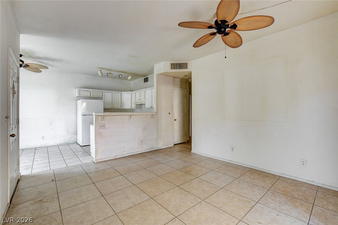 2110 Los Feliz Street 1023 Property Photo 7