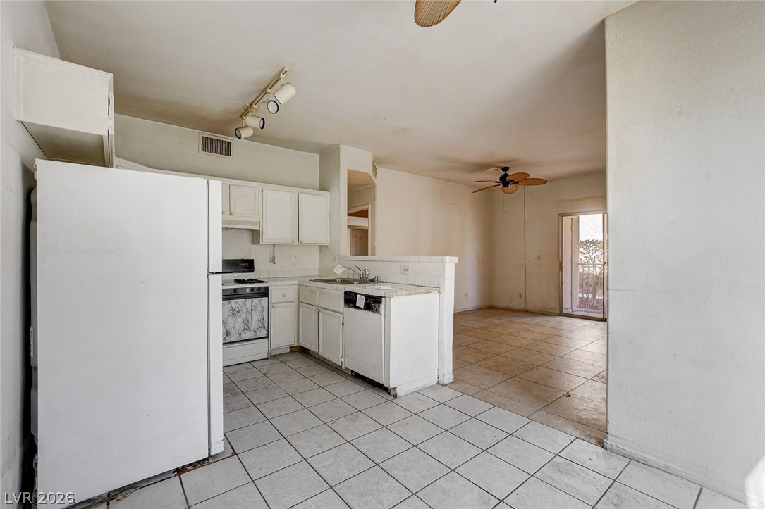 2110 Los Feliz Street 1023 Property Photo 10