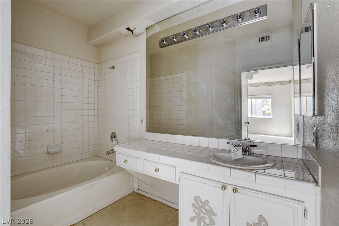 2110 Los Feliz Street 1023 Property Photo 29