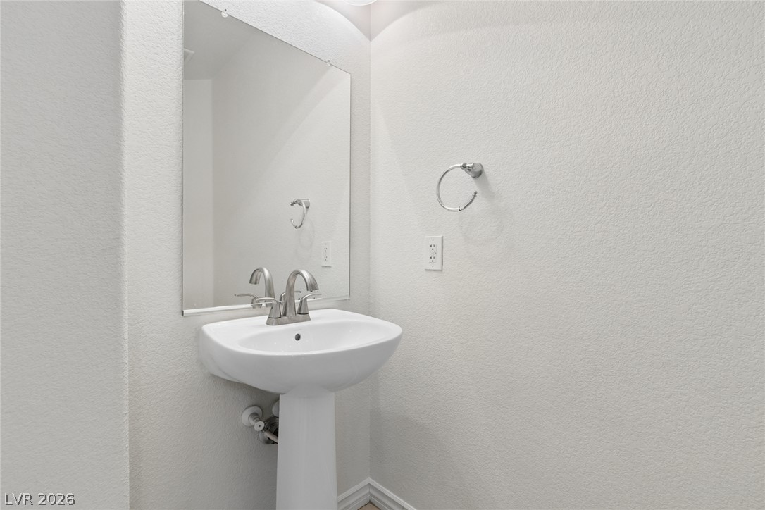 9719 Aleutian Street Property Photo 15