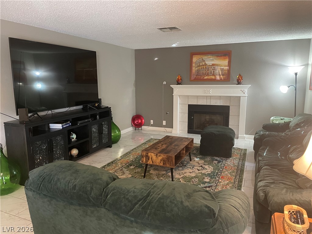 2817661 Property Photo 1
