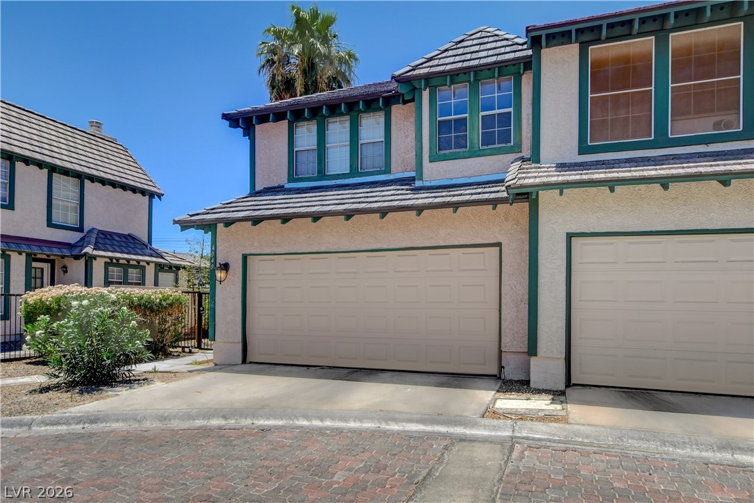 4049 Chalfont Court Property Photo 4