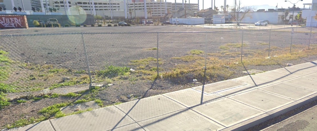 90 West Oakey Boulevard Property Photo 4
