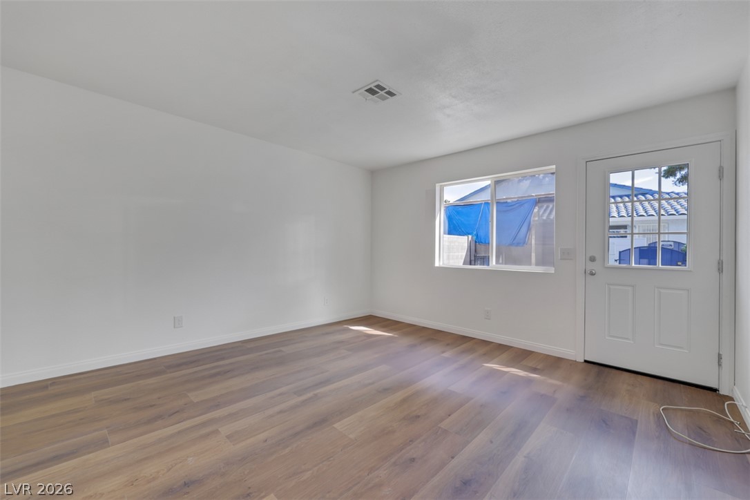 2137 Petersham Court C Property Photo 5
