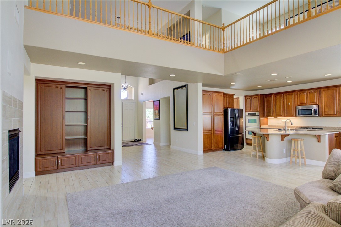 8925 Monte Oro Drive Property Photo 6